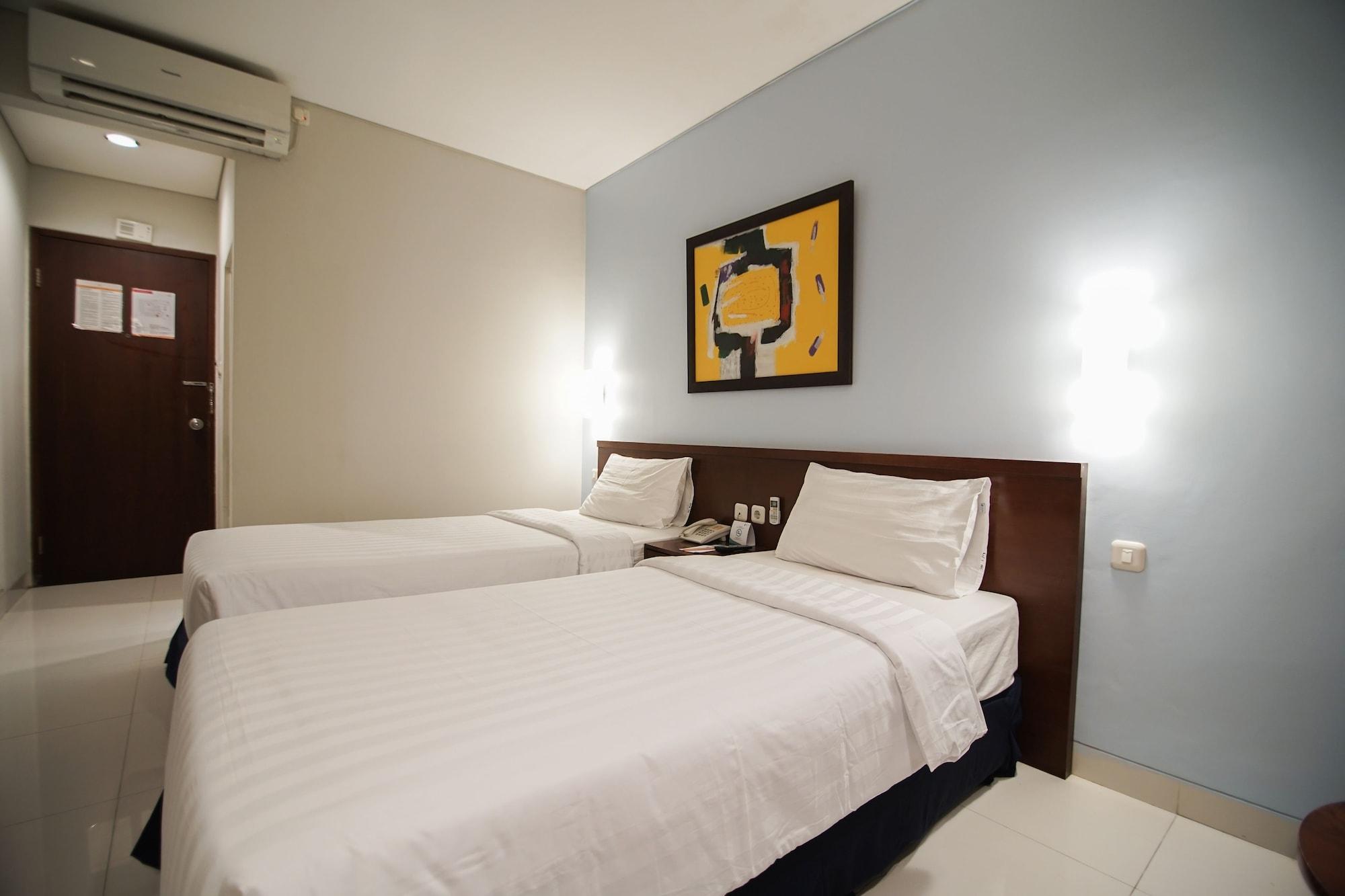 Sofyan Hotel Soepomo Jakarta Exterior photo