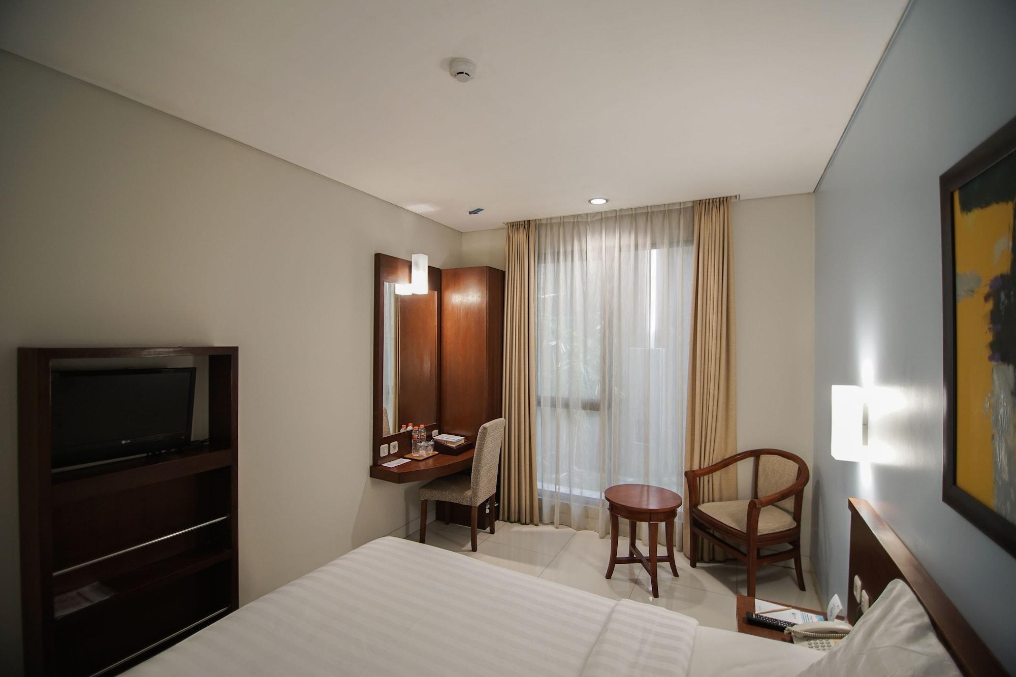 Sofyan Hotel Soepomo Jakarta Exterior photo