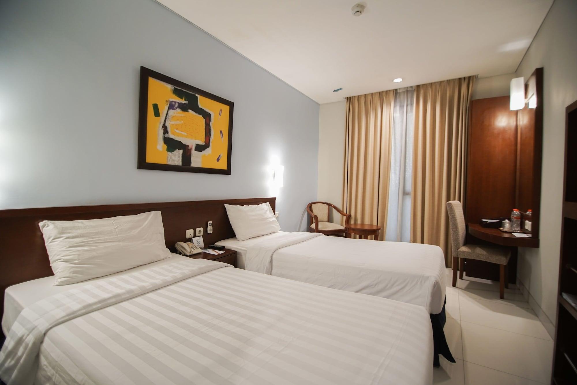 Sofyan Hotel Soepomo Jakarta Exterior photo