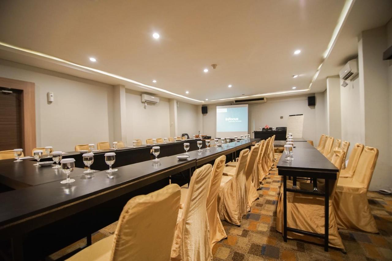 Sofyan Hotel Soepomo Jakarta Exterior photo