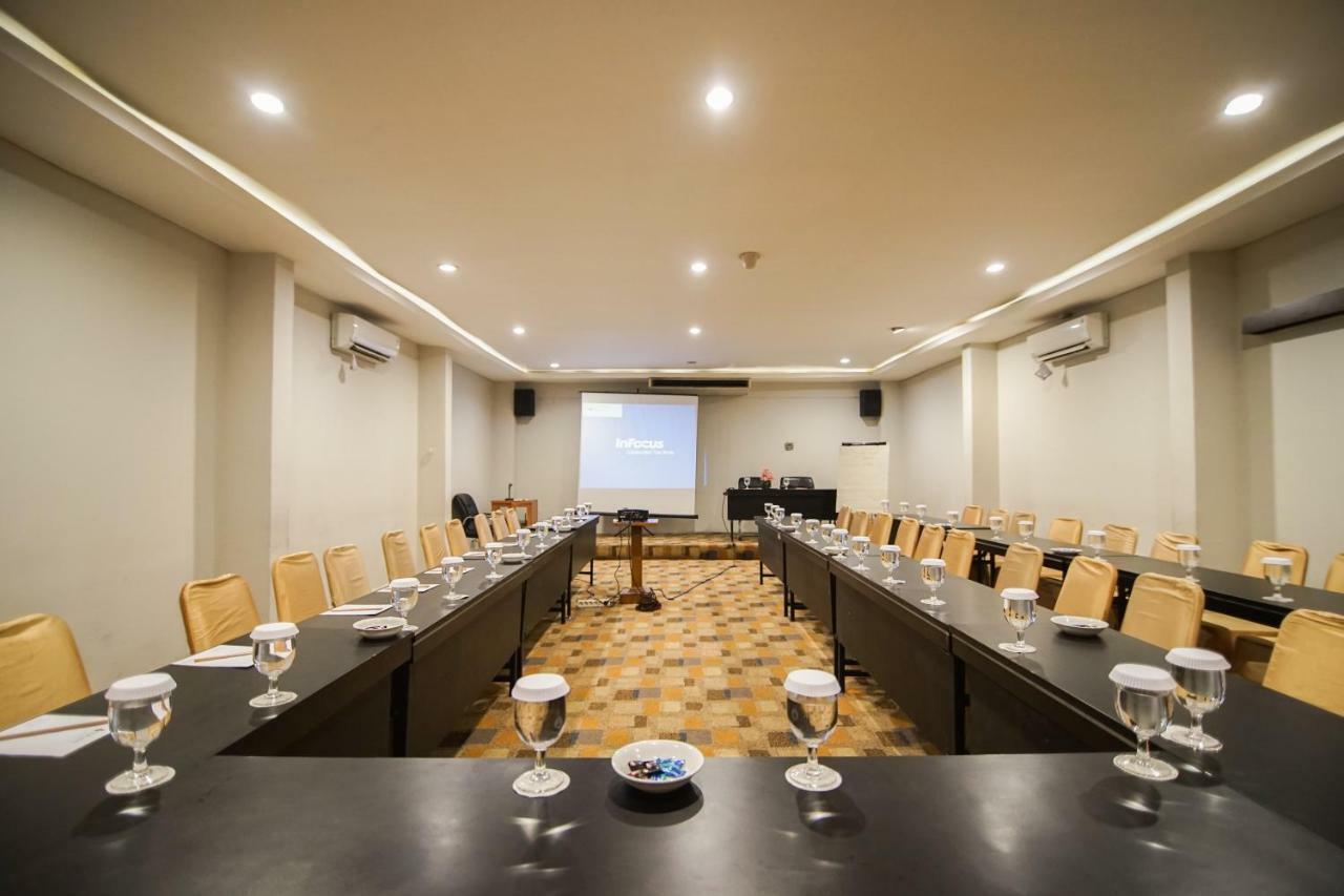 Sofyan Hotel Soepomo Jakarta Exterior photo